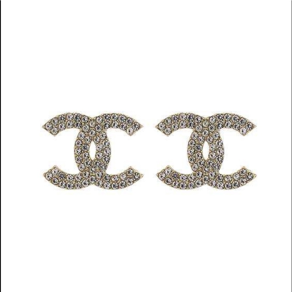 NWT Stud Earrings gold toned